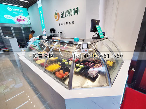 转角式弧形玻璃水果保鲜展示柜.jpg