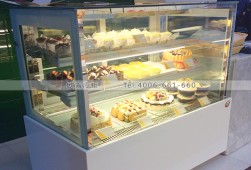 展示柜-蛋糕面包烘焙店冷藏展示柜选购